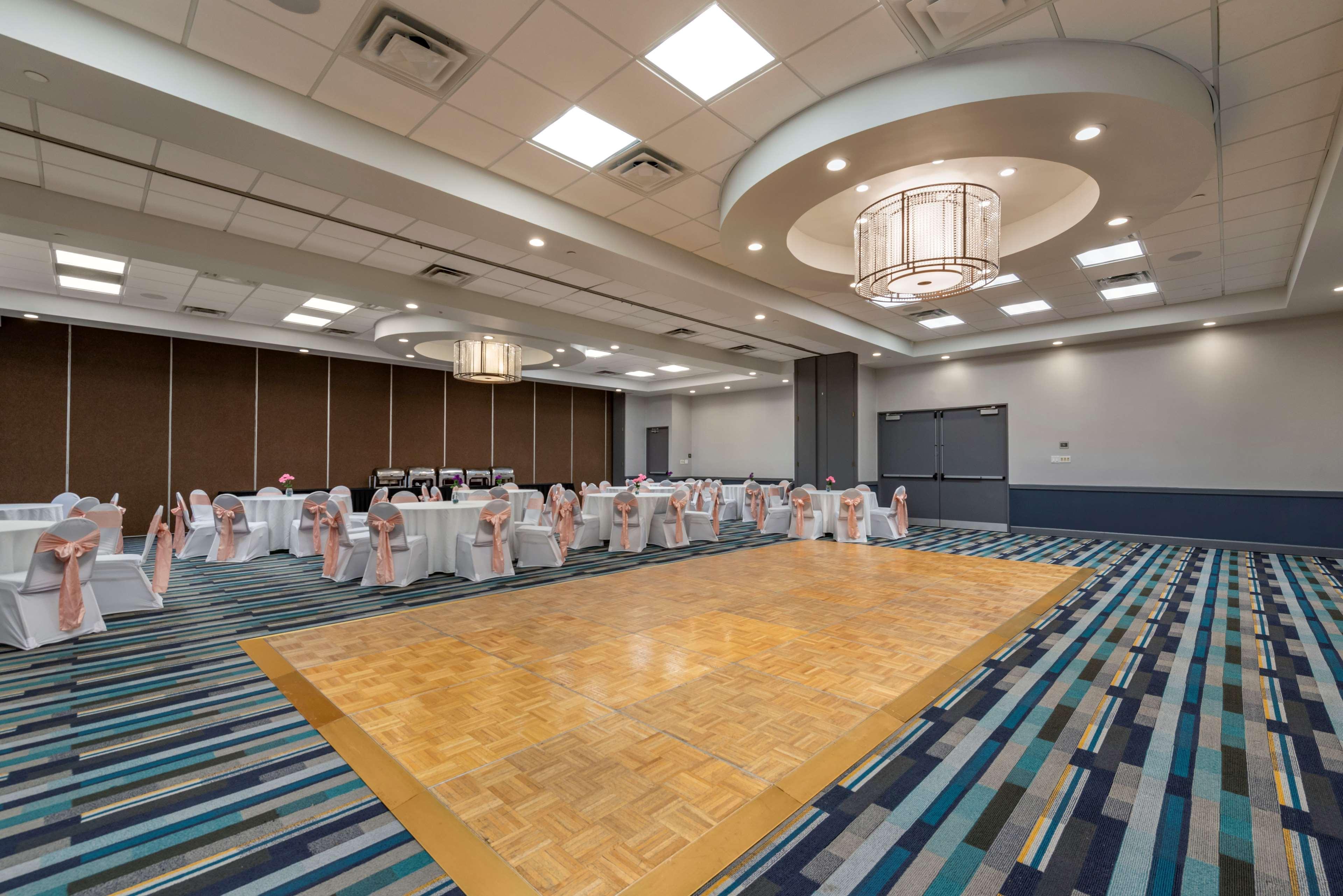 Best Western Premier Denver East Bagian luar foto