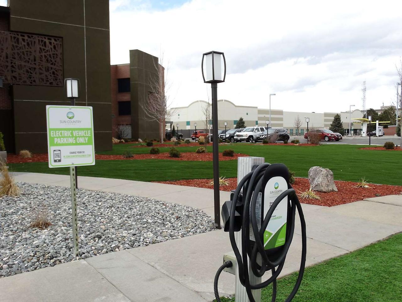 Best Western Premier Denver East Bagian luar foto